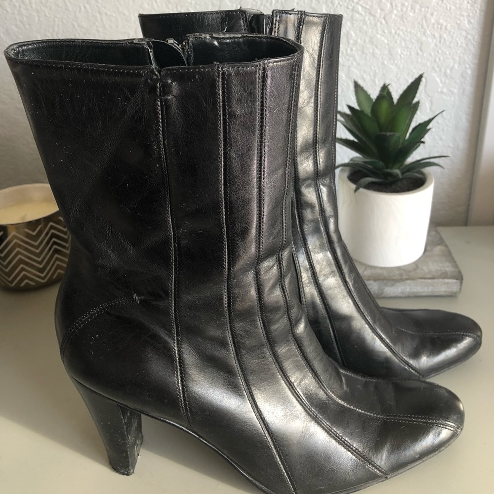 Antonio Melani black leather boots SIZE 7